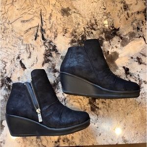 Sketchers brand black wedge booties size 8